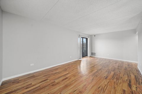 Tiny photo for 1500 ROCK RUN Drive #2D, Crest Hill, IL 60435 (MLS # 12553578)