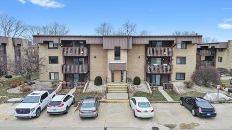 Tiny photo for 1500 ROCK RUN Drive #2D, Crest Hill, IL 60435 (MLS # 12553578)