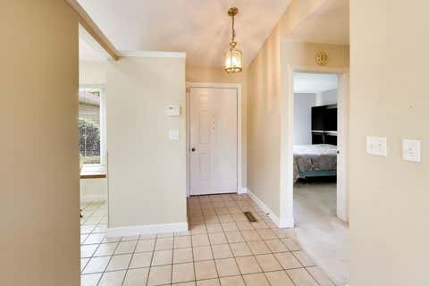 Tiny photo for 946 W Clearwater Street, Roselle, IL 60172 (MLS # 12706106)
