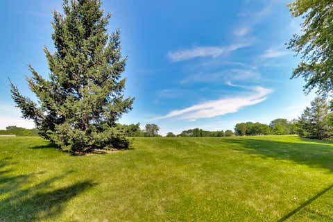 Tiny photo for 946 W Clearwater Street, Roselle, IL 60172 (MLS # 12706106)