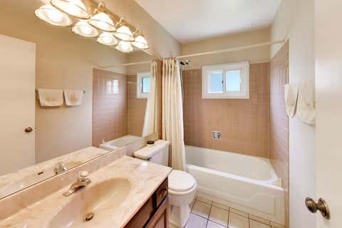 Tiny photo for 946 W Clearwater Street, Roselle, IL 60172 (MLS # 12706106)