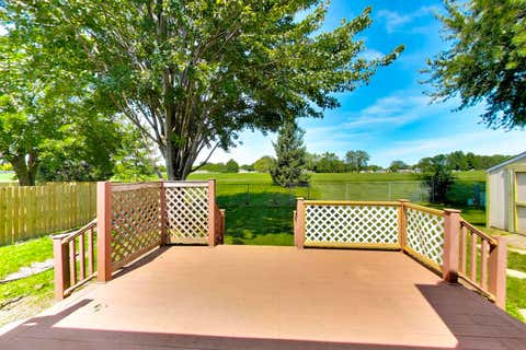 Tiny photo for 946 W Clearwater Street, Roselle, IL 60172 (MLS # 12706106)
