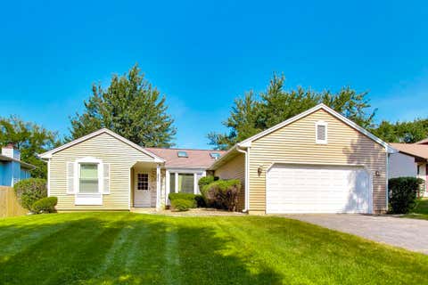 Photo of 946 W Clearwater Street, Roselle, IL 60172 (MLS # 12706106)