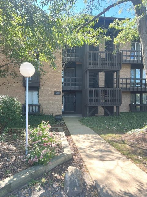 Photo of 1601 E Maple Terrace #3B, Lisle, IL 60532 (MLS # 12560562)