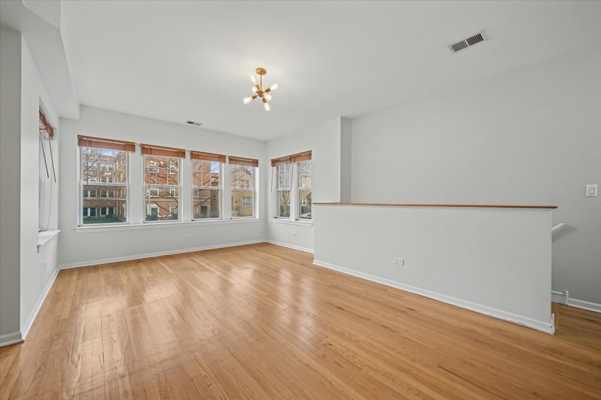 7321 N Honore Street 1S