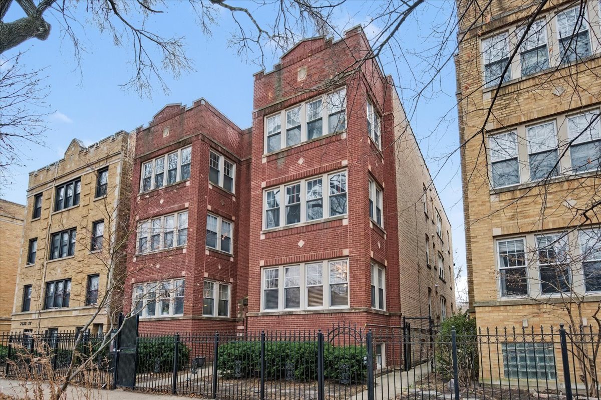 7321 N Honore Street 1S