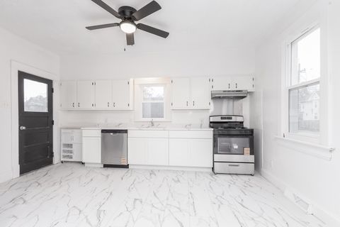 Tiny photo for 220 W Bennett Street, Pontiac, IL 61764 (MLS # 12499456)