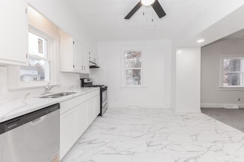 Tiny photo for 220 W Bennett Street, Pontiac, IL 61764 (MLS # 12499456)