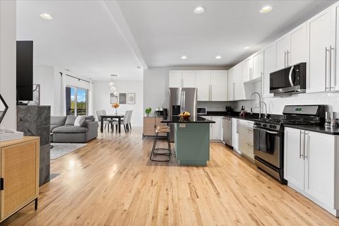 Tiny photo for 1225 N California Avenue #4C, Chicago, IL 60622 (MLS # 12514632)