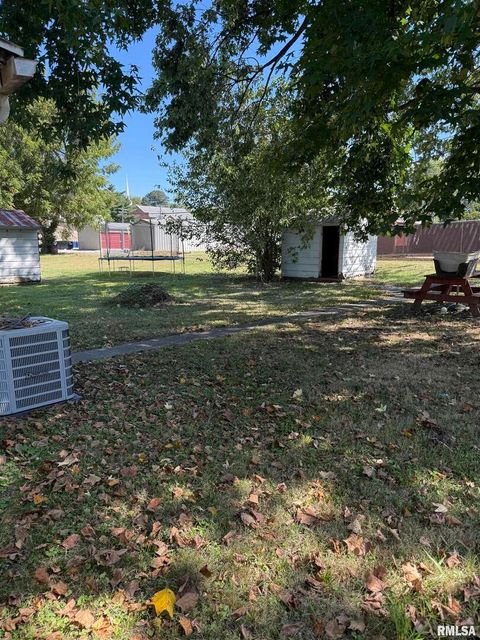 Tiny photo for 1306 E POPLAR Street, West Frankfort, IL 62896 (MLS # QC4267364)
