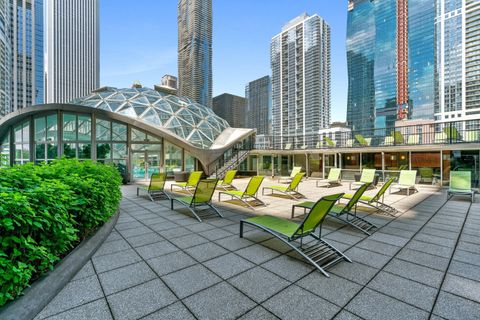 Tiny photo for 400 E RANDOLPH Street #913, Chicago, IL 60601 (MLS # 12476885)
