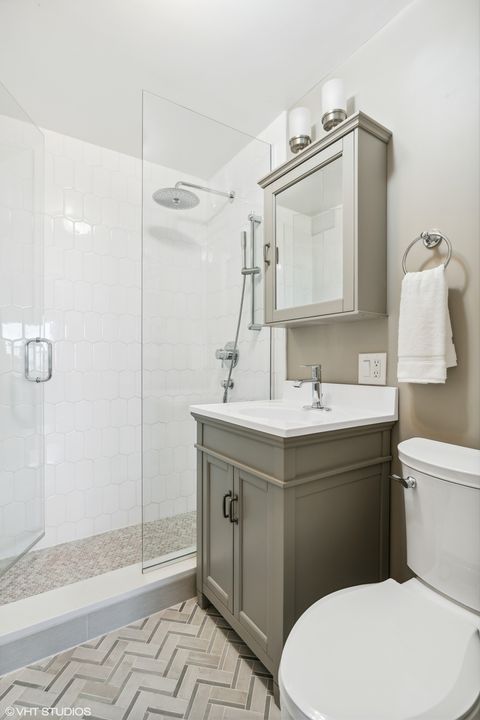 Tiny photo for 400 E RANDOLPH Street #913, Chicago, IL 60601 (MLS # 12476885)