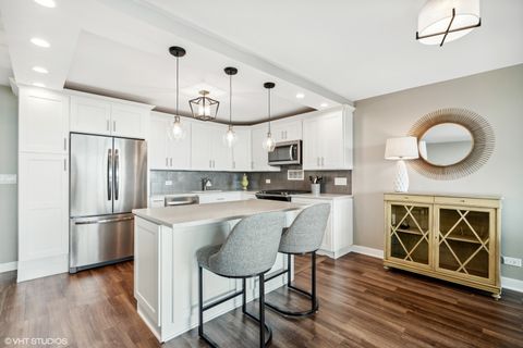 Tiny photo for 400 E RANDOLPH Street #913, Chicago, IL 60601 (MLS # 12476885)