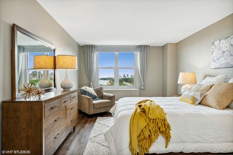 Tiny photo for 400 E RANDOLPH Street #913, Chicago, IL 60601 (MLS # 12476885)