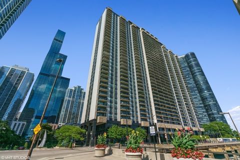 Photo of 400 E RANDOLPH Street #913, Chicago, IL 60601 (MLS # 12476885)