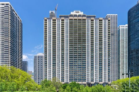 Tiny photo for 400 E RANDOLPH Street #913, Chicago, IL 60601 (MLS # 12476885)