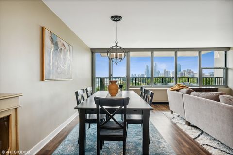 Tiny photo for 400 E RANDOLPH Street #913, Chicago, IL 60601 (MLS # 12476885)
