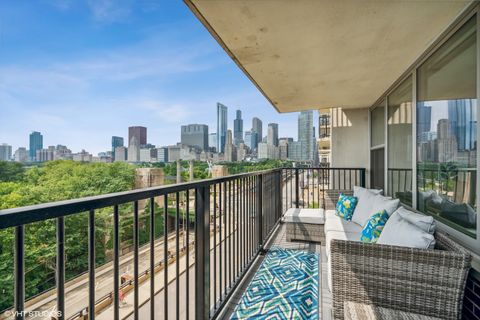 Tiny photo for 400 E RANDOLPH Street #913, Chicago, IL 60601 (MLS # 12476885)