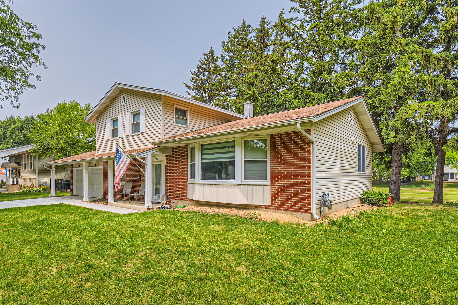 1322 E Thurston Drive