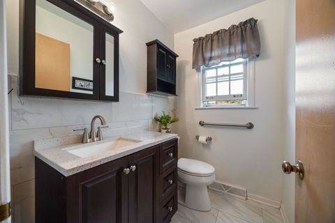 Tiny photo for 8822 Central Park Avenue, Evanston, IL 60203 (MLS # 12433994)