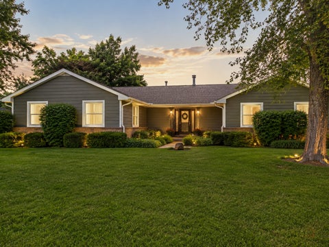 Photo of 717 Roberts Road, Winthrop Harbor, IL 60096 (MLS # 12730213)