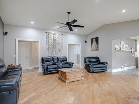 Tiny photo for 717 Roberts Road, Winthrop Harbor, IL 60096 (MLS # 12730213)