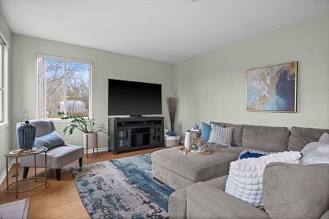 Tiny photo for 1995 Colchester Avenue, Hoffman Estates, IL 60192 (MLS # 12594548)