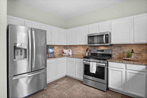 Tiny photo for 1995 Colchester Avenue, Hoffman Estates, IL 60192 (MLS # 12594548)