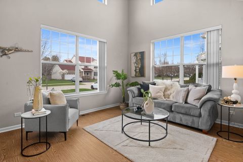 Tiny photo for 1995 Colchester Avenue, Hoffman Estates, IL 60192 (MLS # 12594548)