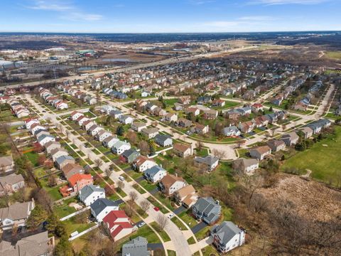 Tiny photo for 1995 Colchester Avenue, Hoffman Estates, IL 60192 (MLS # 12594548)