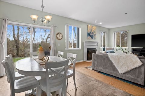 Tiny photo for 1995 Colchester Avenue, Hoffman Estates, IL 60192 (MLS # 12594548)