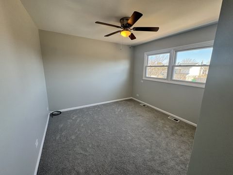 Tiny photo for 940 Tanglewood Drive, Wheeling, IL 60090 (MLS # 12602613)