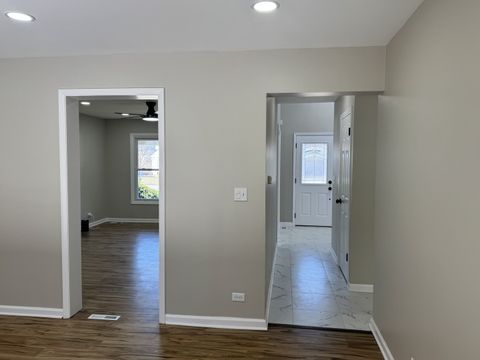 Tiny photo for 940 Tanglewood Drive, Wheeling, IL 60090 (MLS # 12602613)