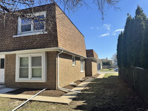 Tiny photo for 940 Tanglewood Drive, Wheeling, IL 60090 (MLS # 12602613)