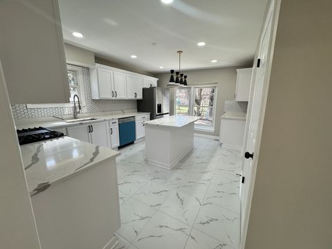 Tiny photo for 940 Tanglewood Drive, Wheeling, IL 60090 (MLS # 12602613)