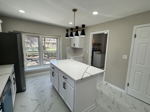 Tiny photo for 940 Tanglewood Drive, Wheeling, IL 60090 (MLS # 12602613)