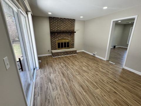 Tiny photo for 940 Tanglewood Drive, Wheeling, IL 60090 (MLS # 12602613)