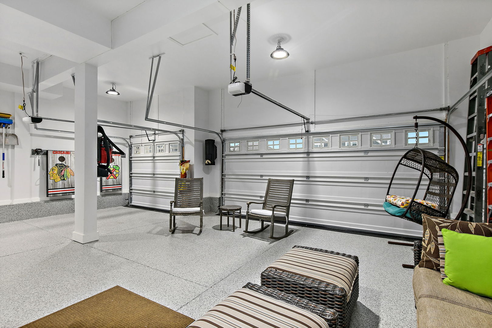 Crystal Lake, Illinois 60012, United States, 5 Bedrooms Bedrooms, ,4 BathroomsBathrooms,Residential,Active,204454