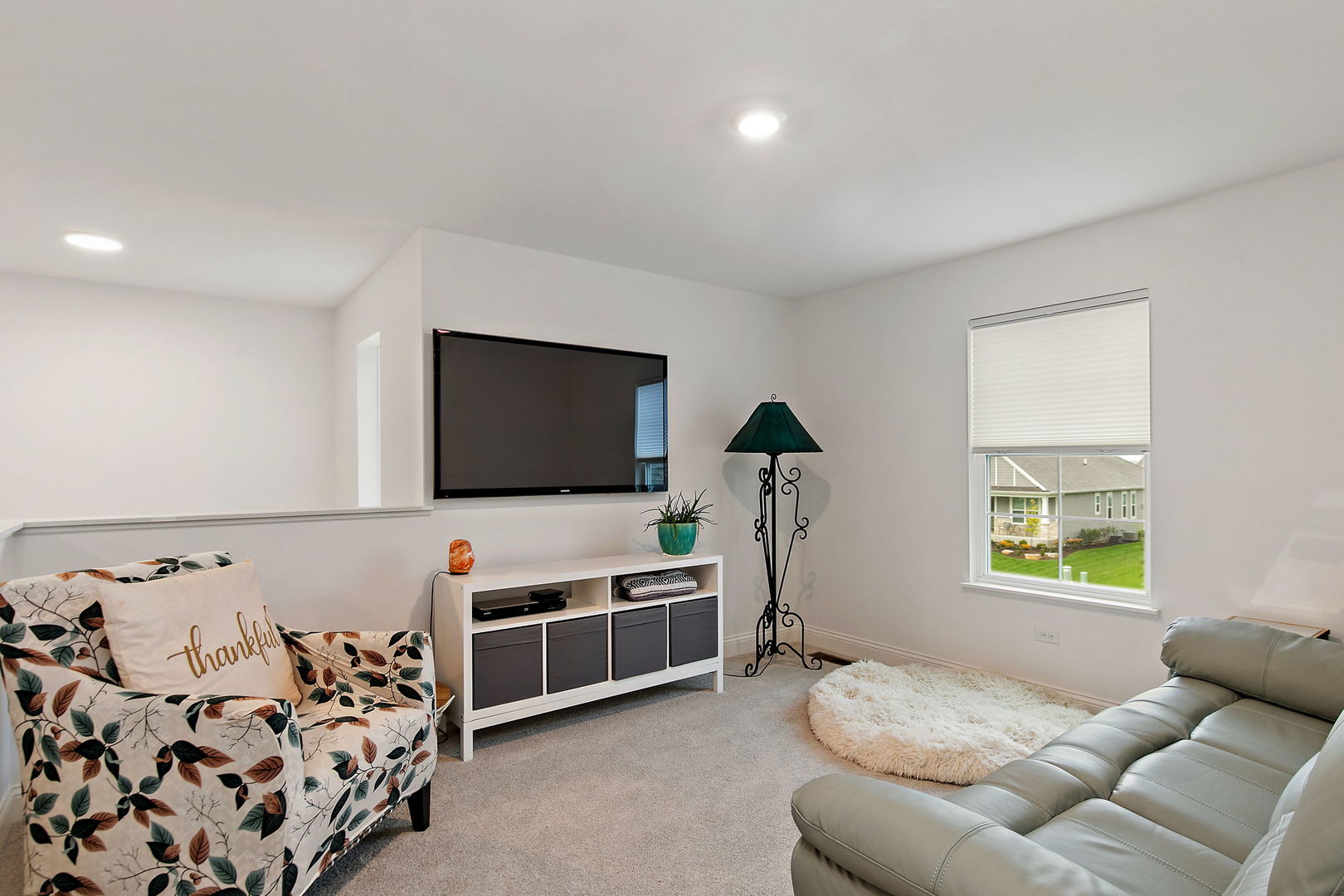 Crystal Lake, Illinois 60012, United States, 5 Bedrooms Bedrooms, ,4 BathroomsBathrooms,Residential,Active,204454