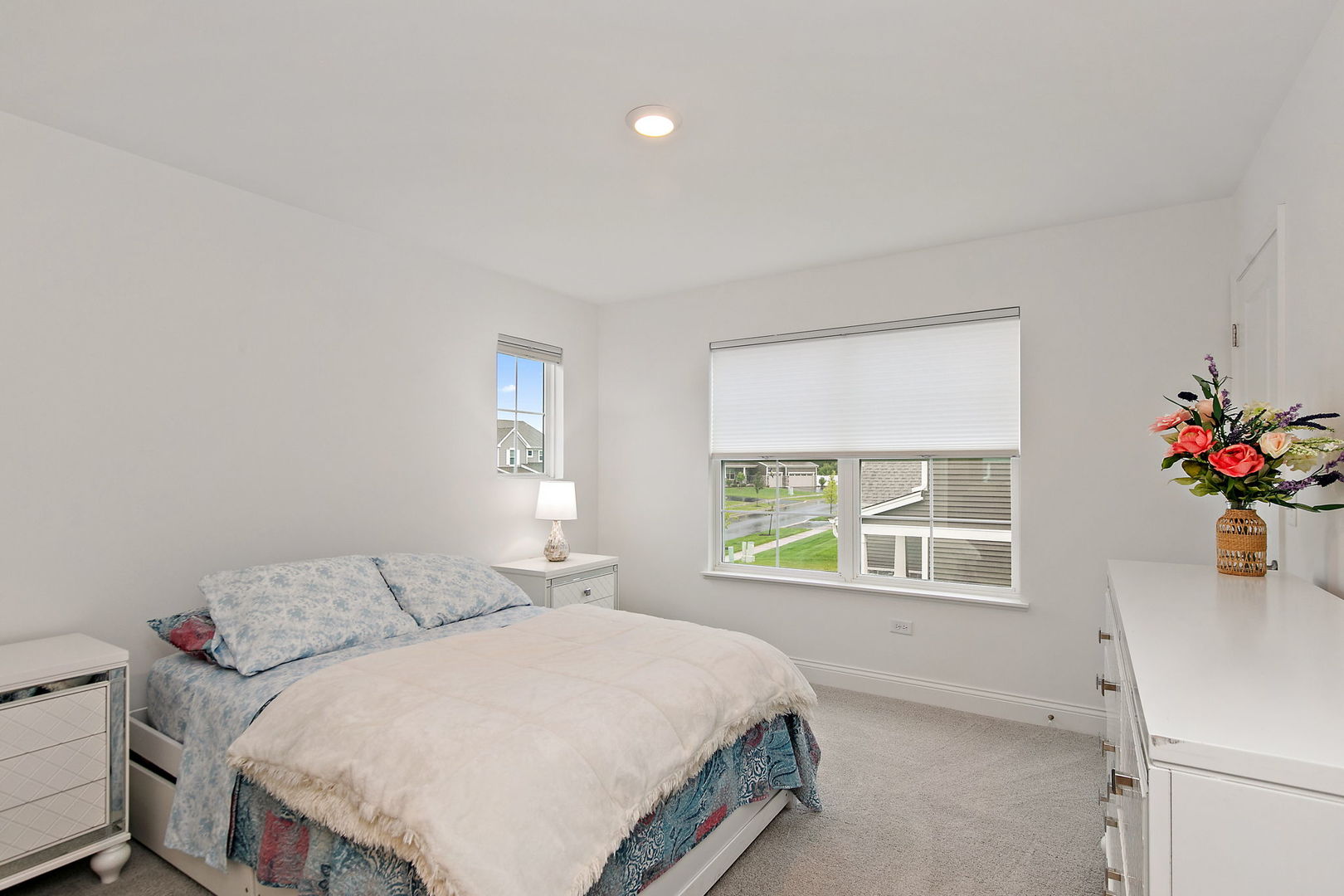 Crystal Lake, Illinois 60012, United States, 5 Bedrooms Bedrooms, ,4 BathroomsBathrooms,Residential,Active,204454