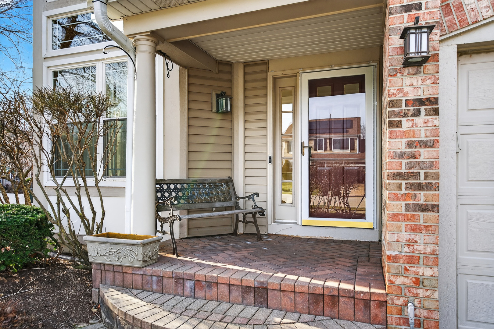 685 E Thornhill Lane