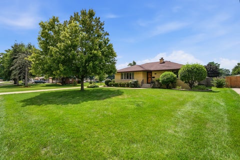 Tiny photo for 811 Magnolia Drive, Joliet, IL 60435 (MLS # 12720603)