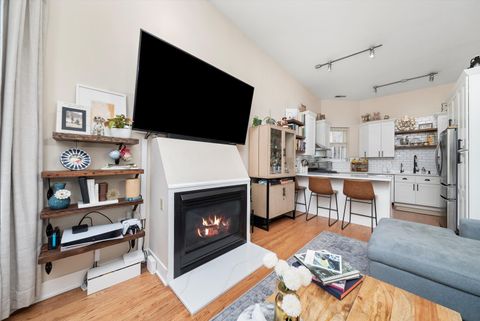 Tiny photo for 2839 N BURLING Street #3N, Chicago, IL 60657 (MLS # 12531508)