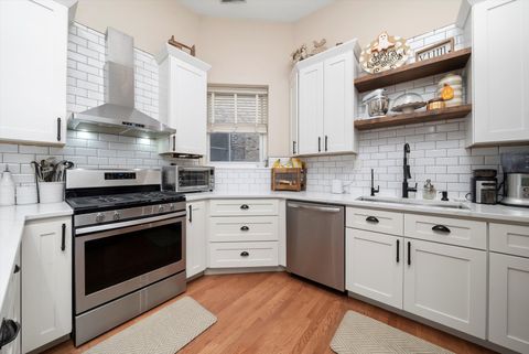 Tiny photo for 2839 N BURLING Street #3N, Chicago, IL 60657 (MLS # 12531508)