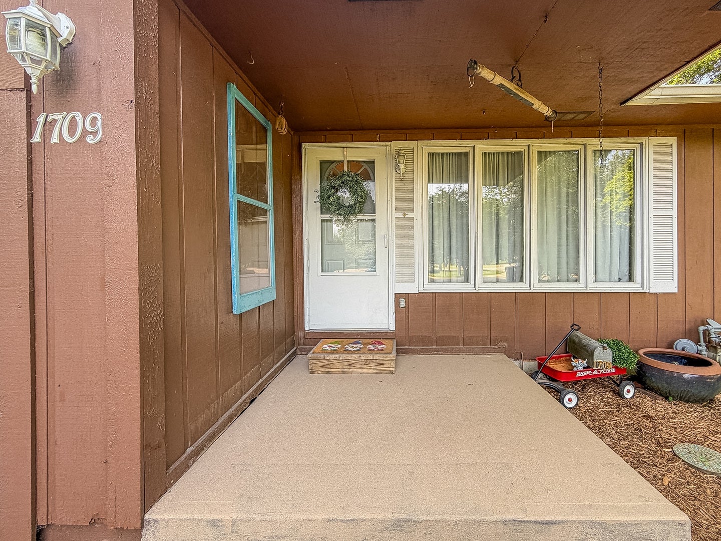 1709 W South Shore Drive