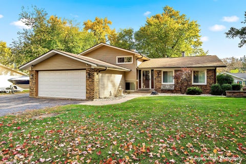 Photo of 34679 N Hiawatha Trail, McHenry, IL 60051 (MLS # 12756897)