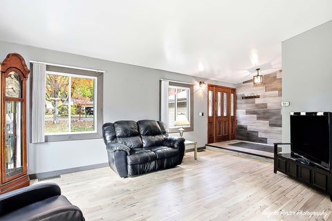 Tiny photo for 34679 N Hiawatha Trail, McHenry, IL 60051 (MLS # 12756897)