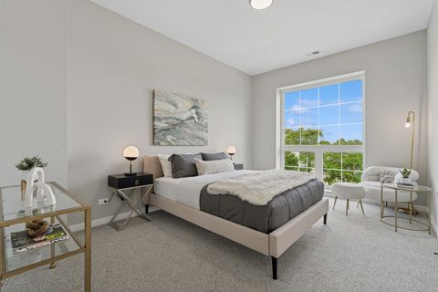 Tiny photo for 5830 N Lincoln Avenue #2W, Chicago, IL 60659 (MLS # 12473546)