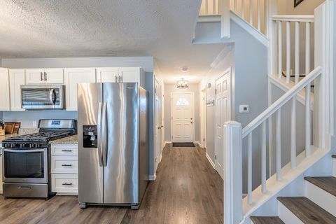 Tiny photo for 223 Huntington Court, Shorewood, IL 60404 (MLS # 12606574)