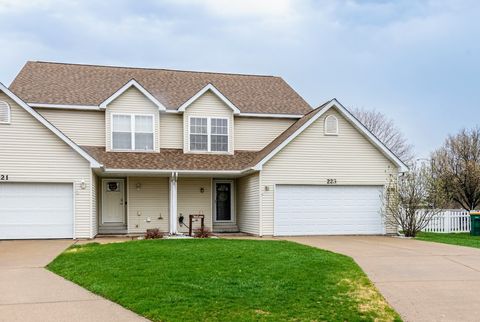 Tiny photo for 223 Huntington Court, Shorewood, IL 60404 (MLS # 12606574)